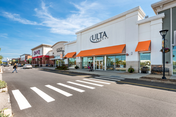 Shops at Highland Commons Ulta Beauty and other store fronts
